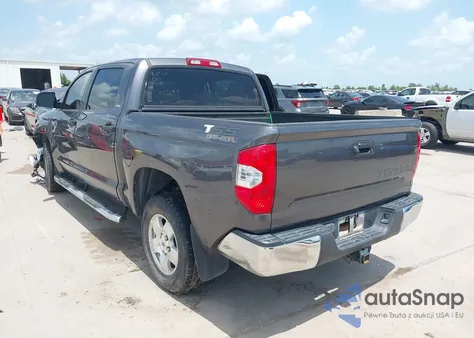 2018 Toyota Tundra Crewmax Sr5 z USA, uszkodzony, nr VIN 5TFEY5F14JX230337
